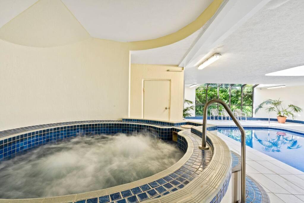 Coco Bella Dream In Surfers Paradise Gold Coast Exterior photo
